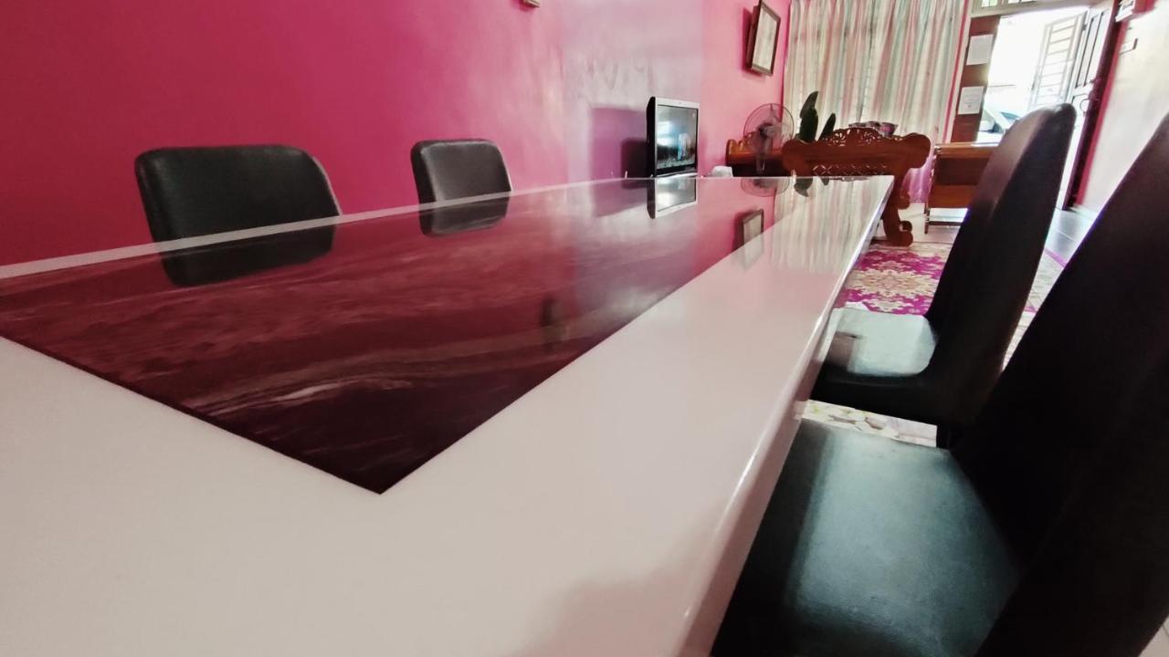 Zulaikha'S Homestay Ulu Tiram Johor Bahru المظهر الخارجي الصورة